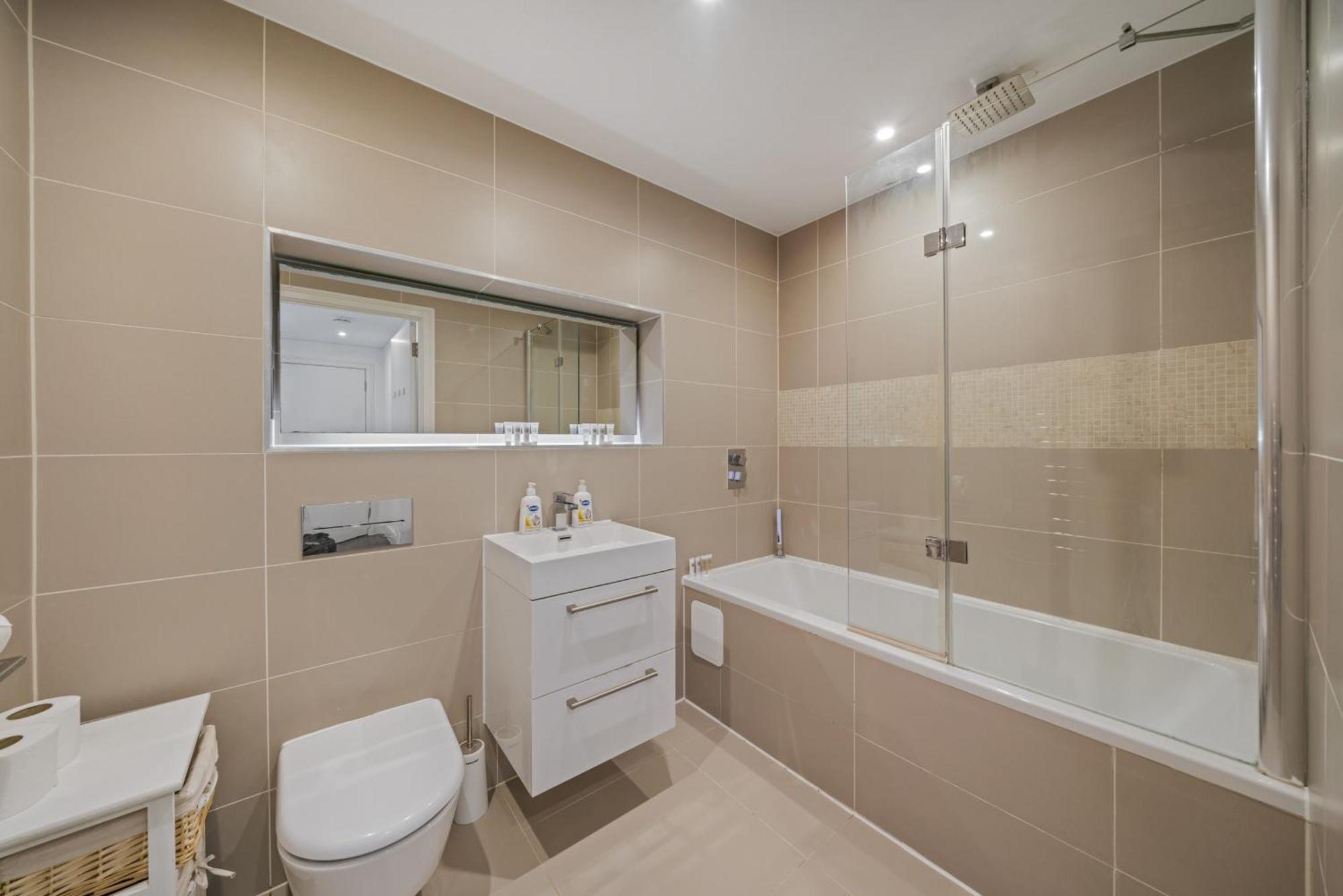 Riverside 1Br With Easy Transport 20Min To City Centre Лондон Экстерьер фото