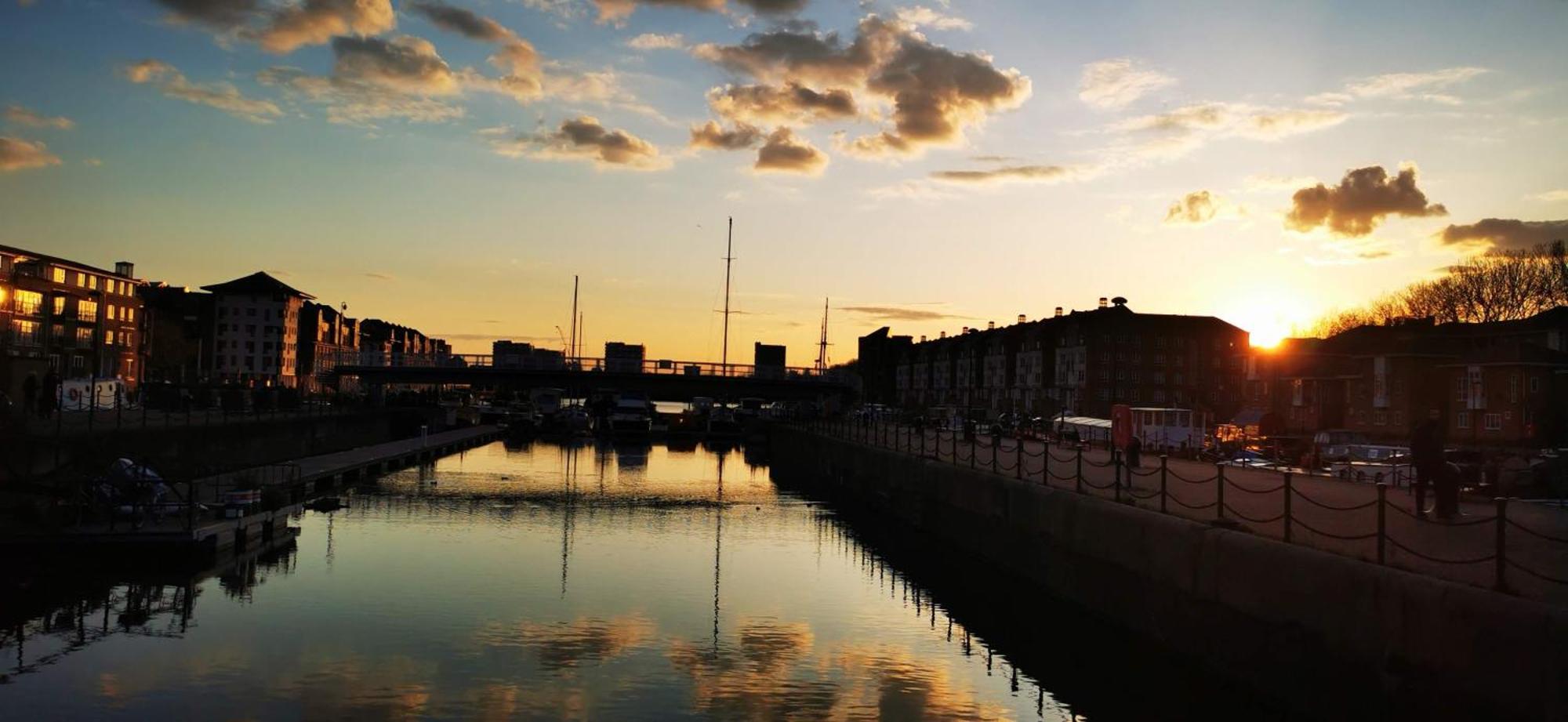 Riverside 1Br With Easy Transport 20Min To City Centre Лондон Экстерьер фото